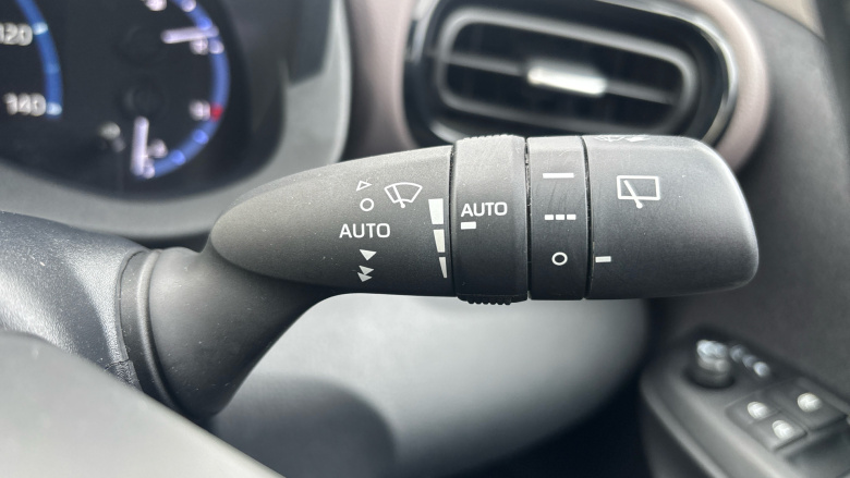 Toyota Yaris Cross 1.5 Hybrid Excel 5dr CVT Hybrid Estate